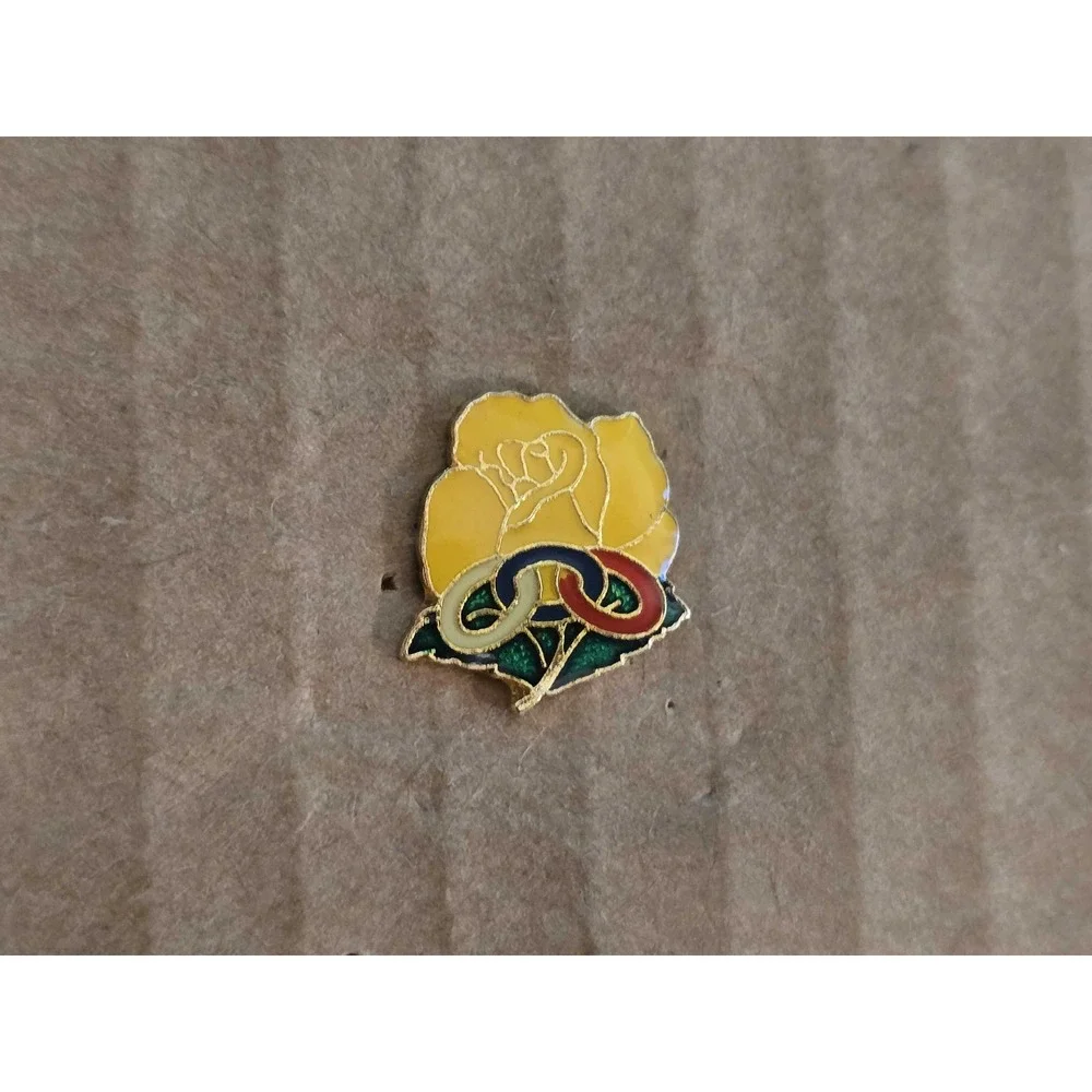 Yellow Rose with Interlocking Rings Jacket Backpack Bag Lapel Vest Hat Pin G26